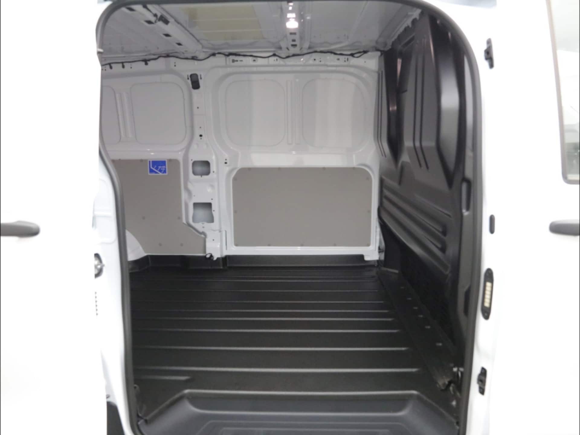 Volkswagen Transporter Kasten langer Radstand