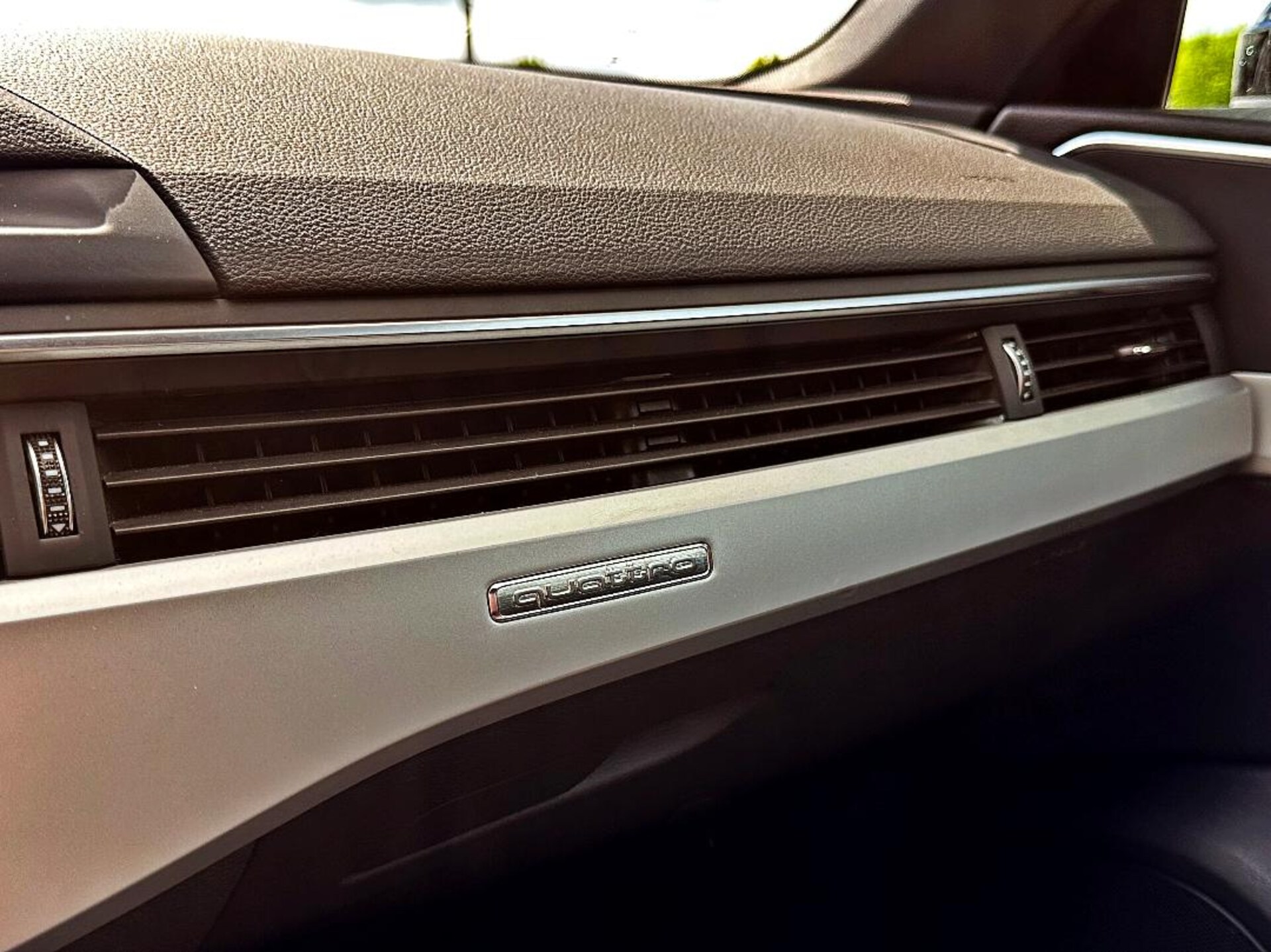 Audi A4 Avant S line