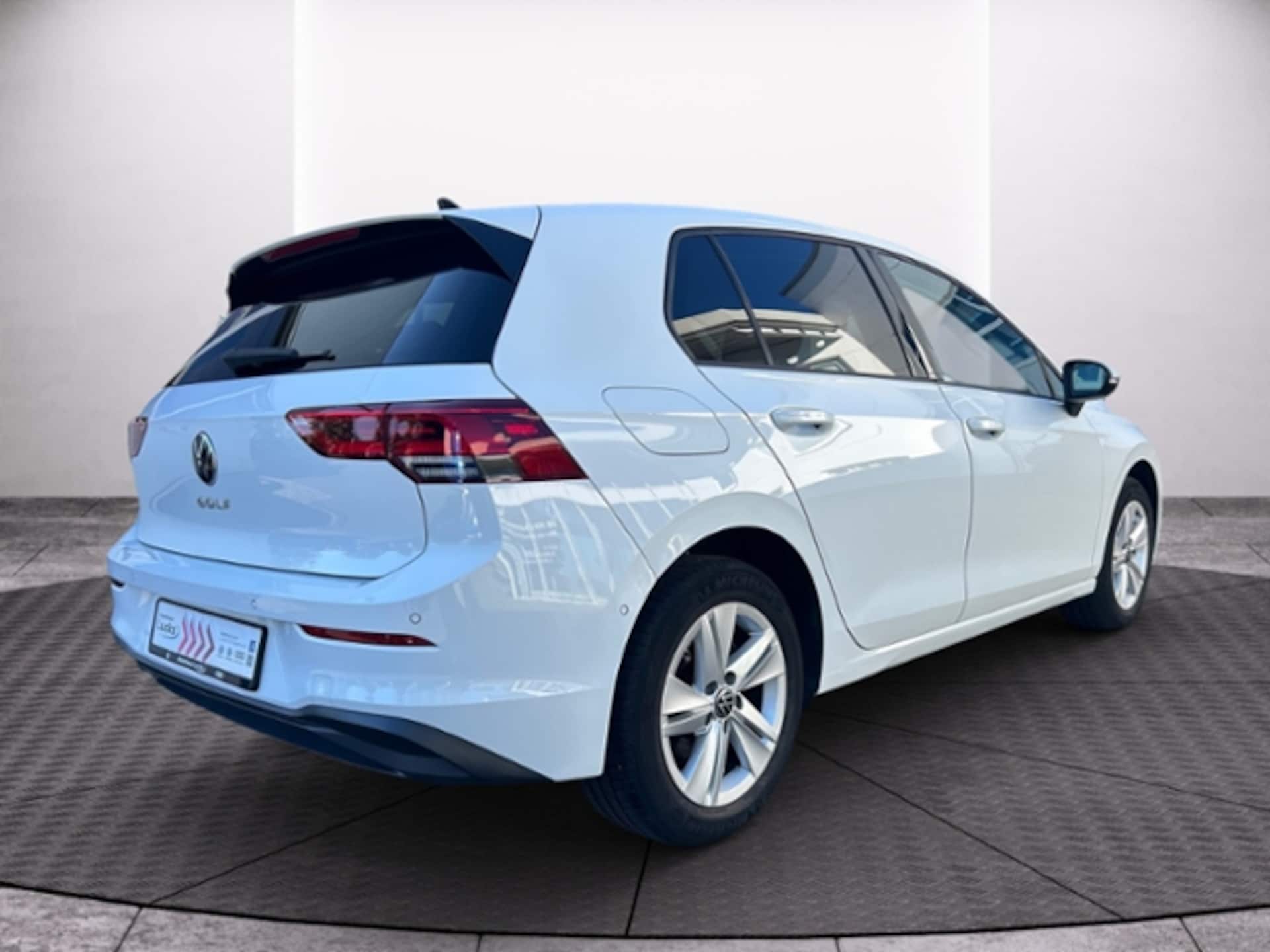 Volkswagen Golf Life