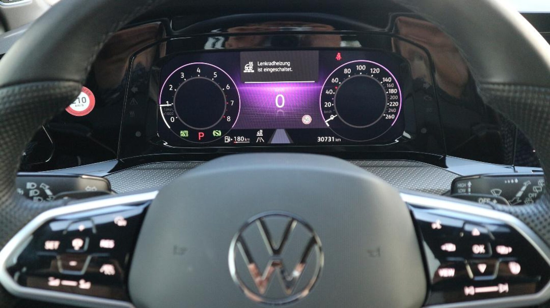 Volkswagen Golf R-Line
