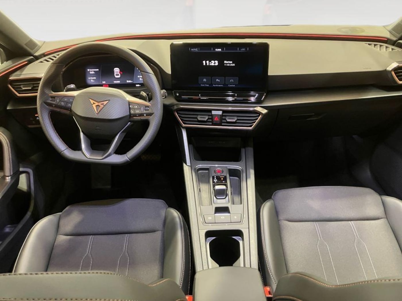 CUPRA Leon León 1.5 eTSI DSG 110 kW (150 CV) — photo 4