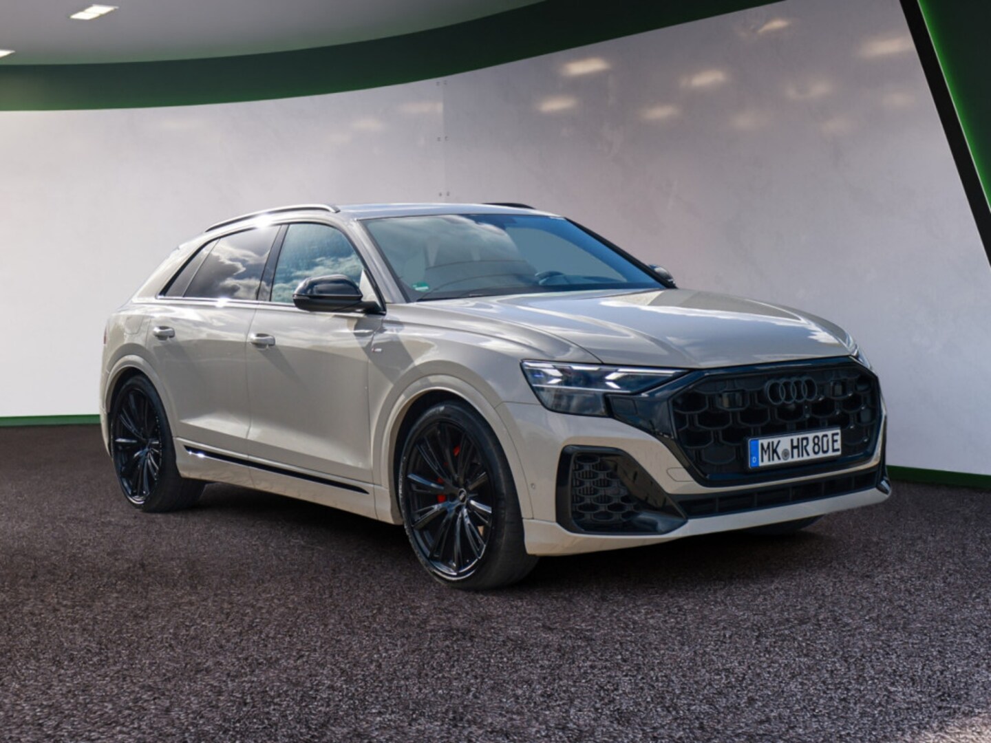 Bild über Audi Q8 SUV TFSI e S line business TFSI e quattro 360 kW tiptronic - für weitere Informationen kontaktieren Sie den Audi Partner