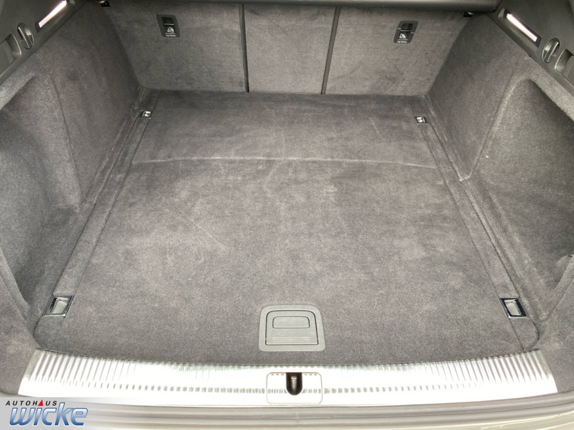 Audi A4 Avant S line