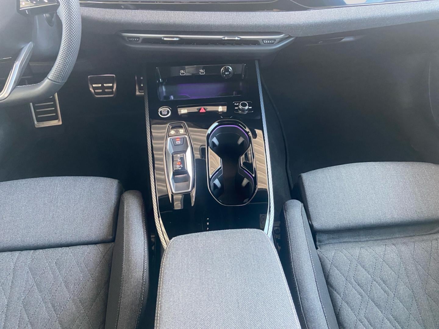 Bild über Audi A5 Limousine TDI 150 kW S tronic - für weitere Informationen kontaktieren Sie den Audi Partner