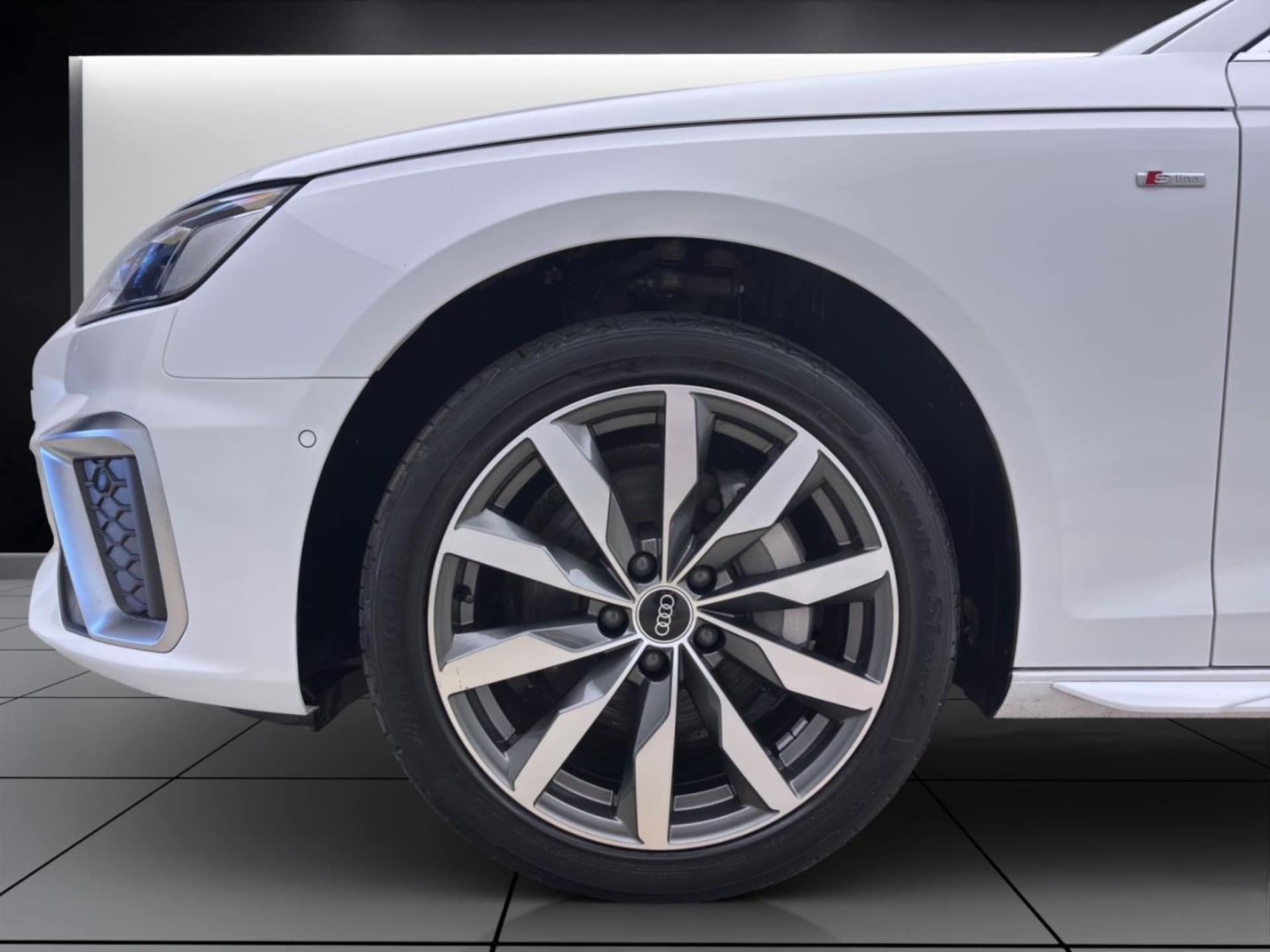 Audi A4 Limousine S line