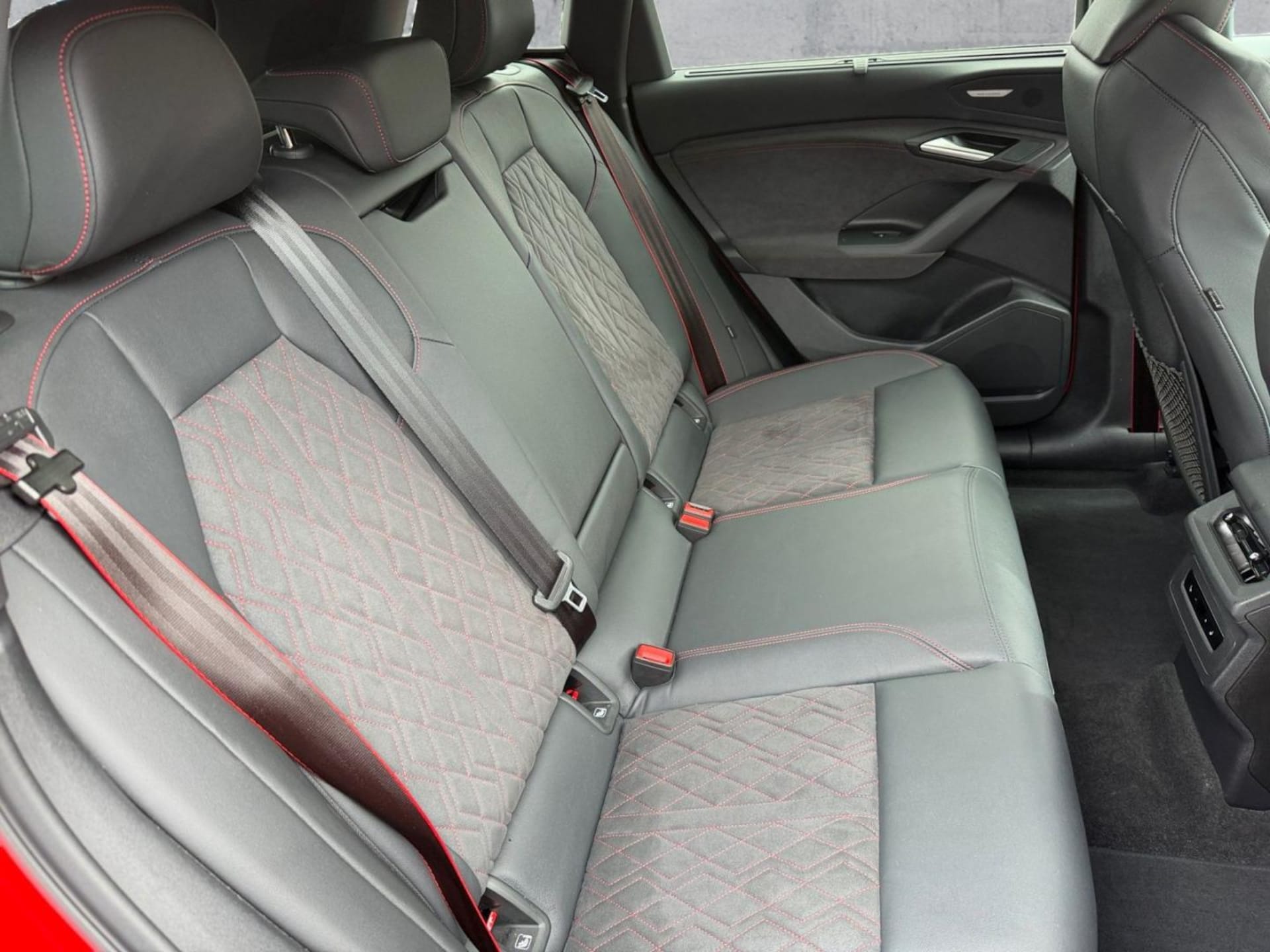Audi SQ6 SUV e-tron