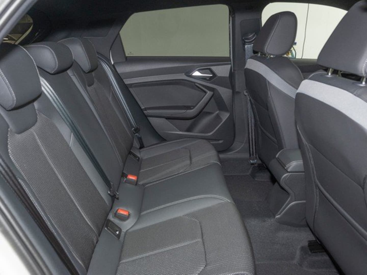 Bild über Audi A1 Sportback S line 35 TFSI S tronic - für weitere Informationen kontaktieren Sie den Audi Partner
