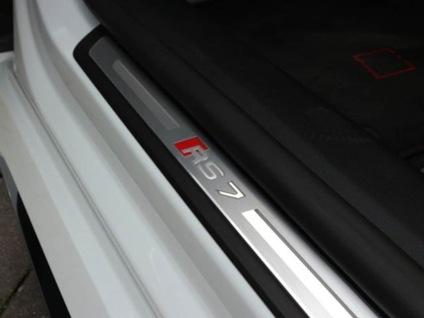 Bild über Audi RS 7 Sportback TFSI quattro tiptronic - für weitere Informationen kontaktieren Sie den Audi Partner