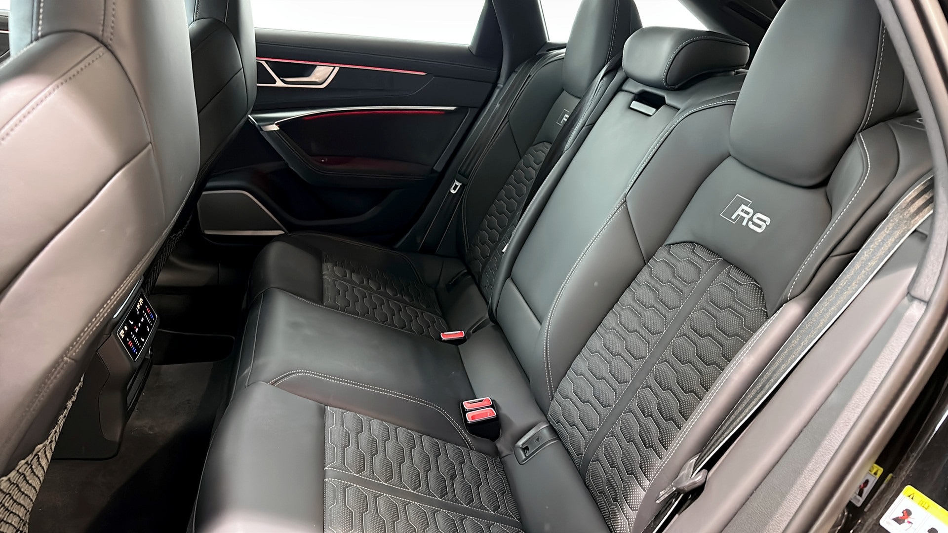 Bild som visar Audi RS 6 Avant RS 6 Avant performance 630 hk tiptronic - för mer information kontakta din Audi Partner