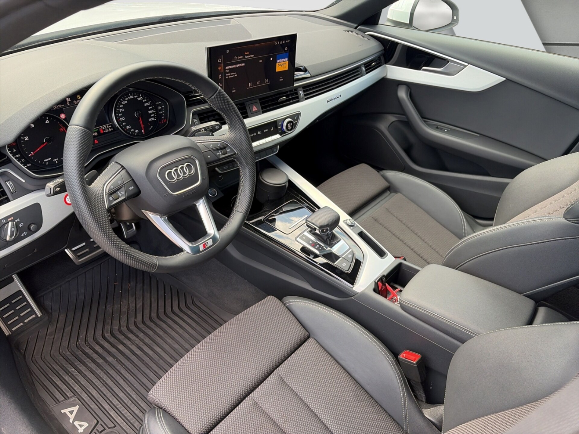 Audi A4 Avant S line