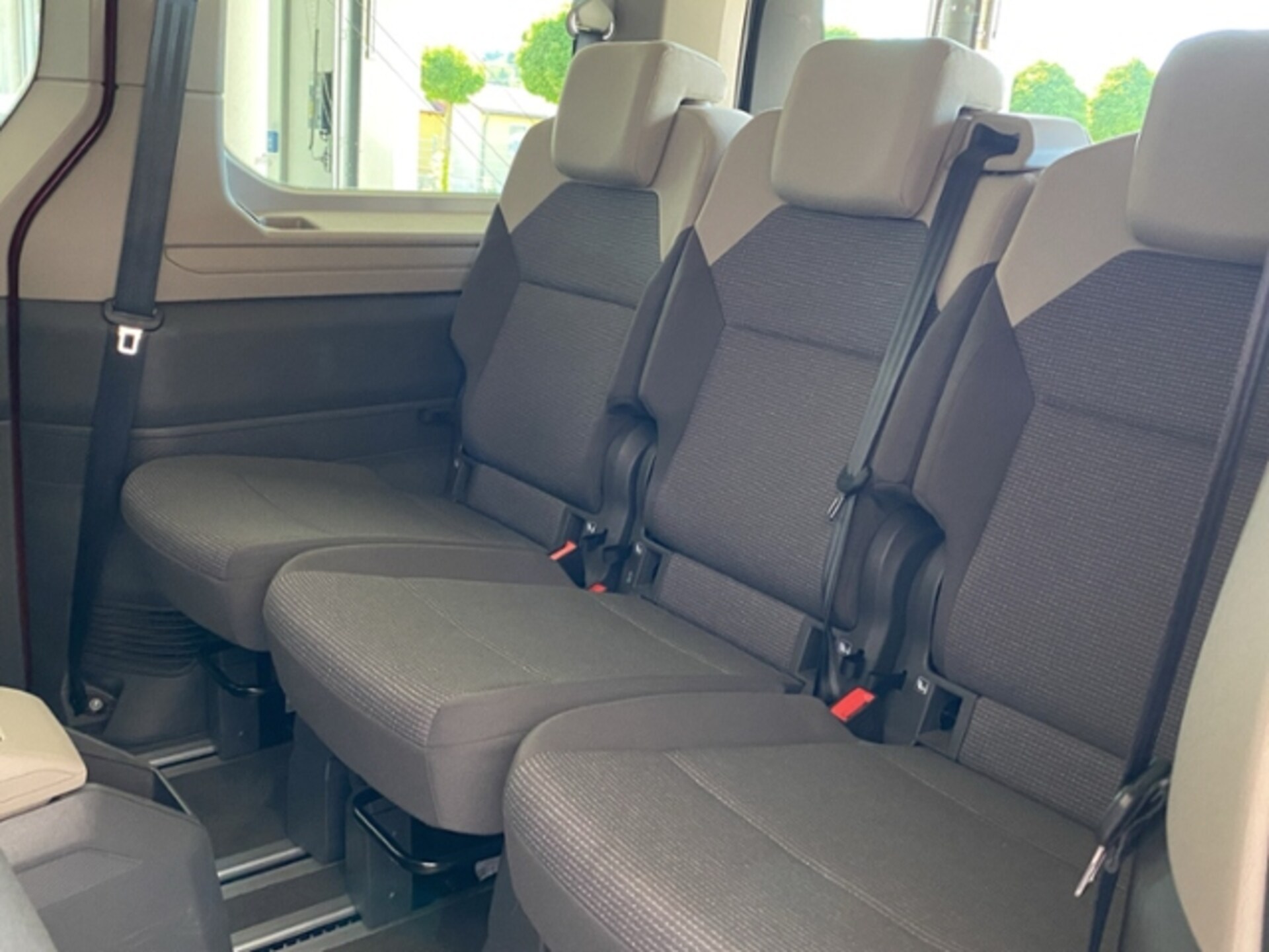 Volkswagen Multivan Basis-Modell