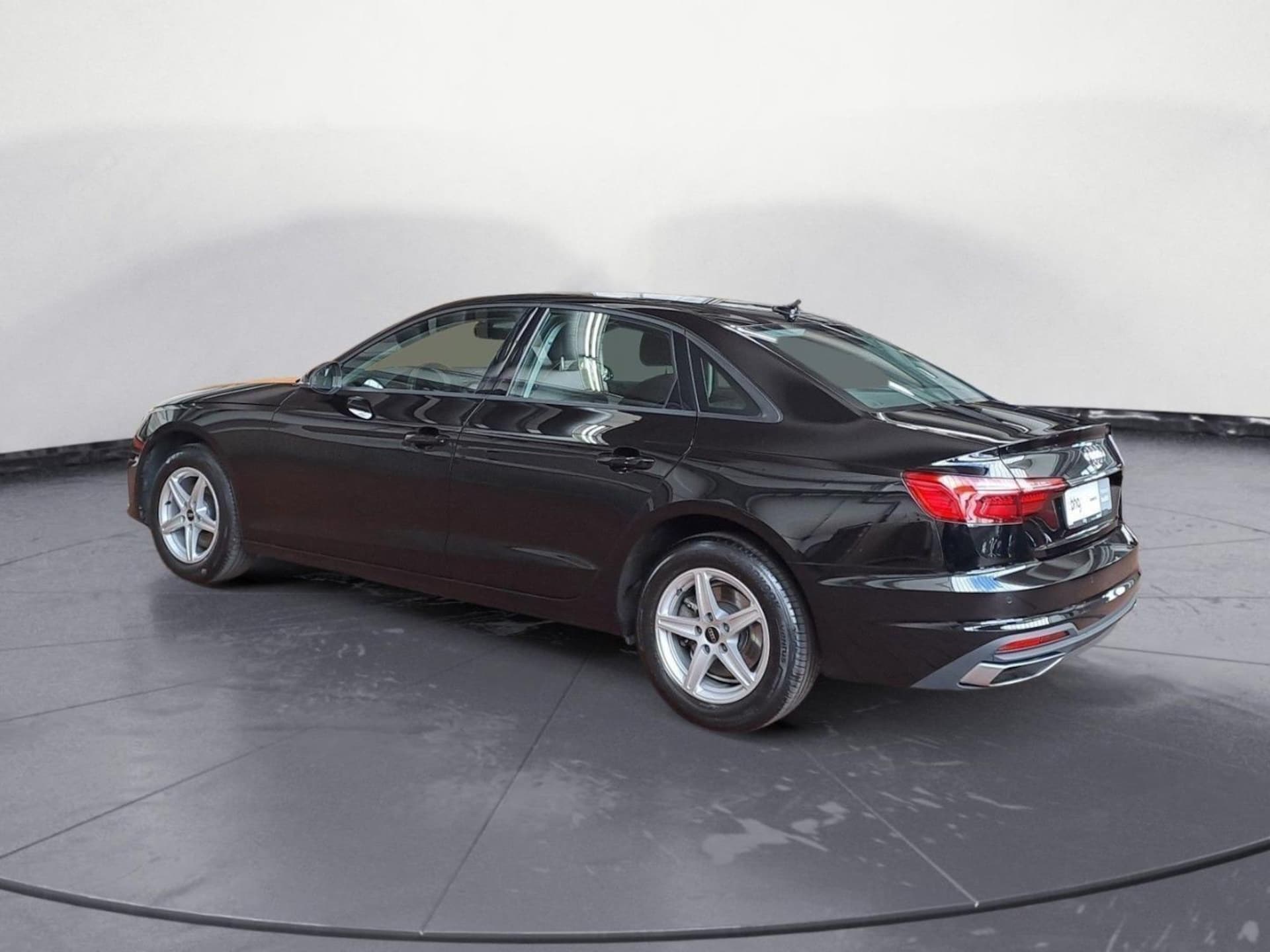 Audi A4 Limousine
