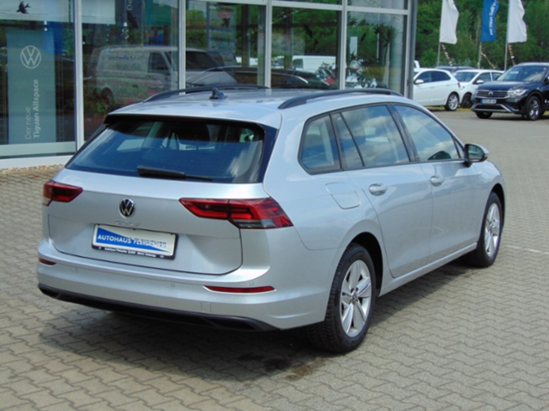 Volkswagen Golf Variant Life