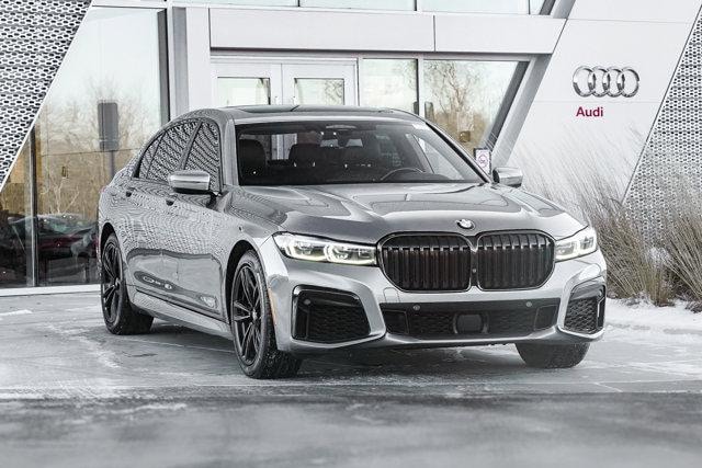 Used 2022 BMW 7 Series 750i with VIN WBA7U2C08NCG82612 for sale in Saint Charles, IL