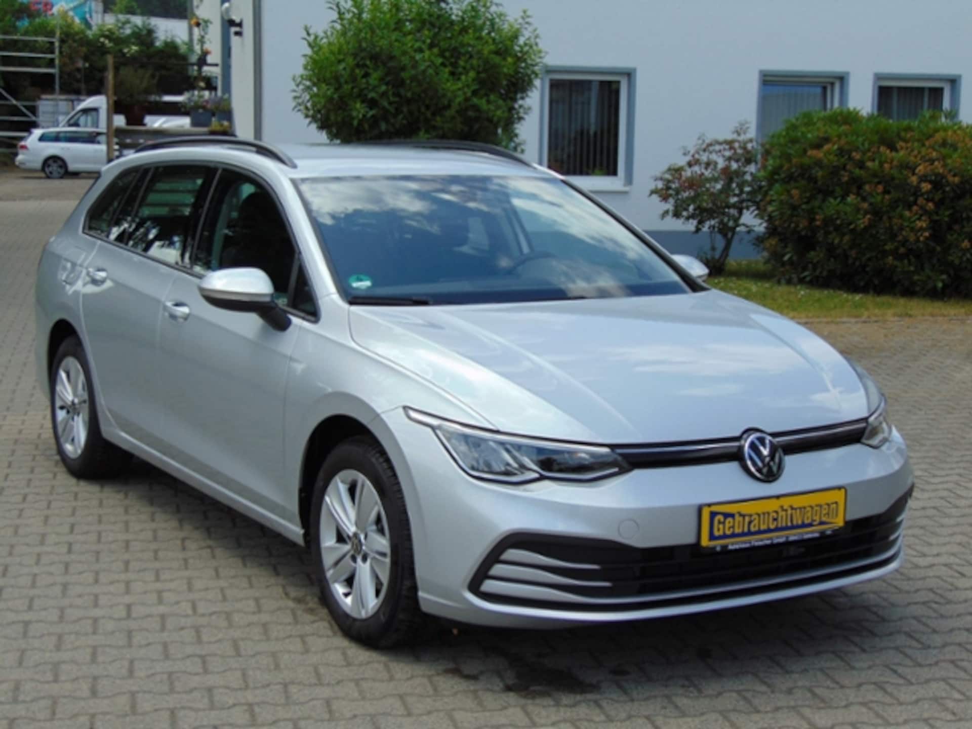 Volkswagen Golf Variant Life