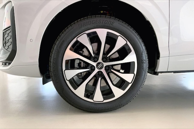 2026 Audi Q3 Base - Photo 8