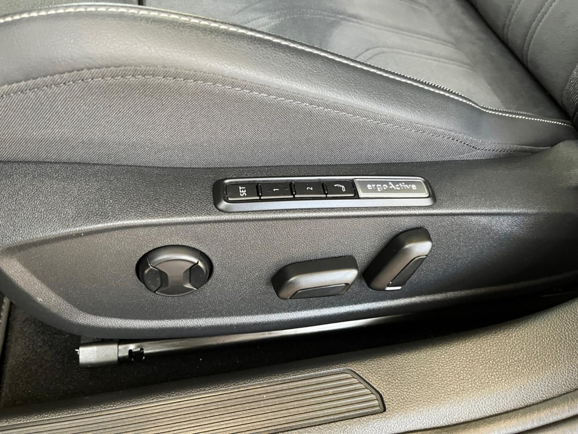 Volkswagen Golf Style