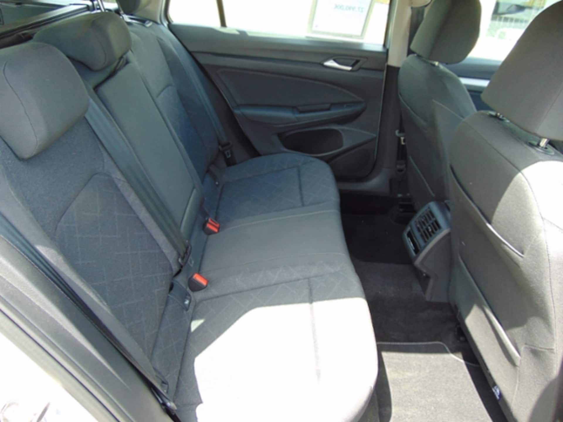 Volkswagen Golf Variant Life