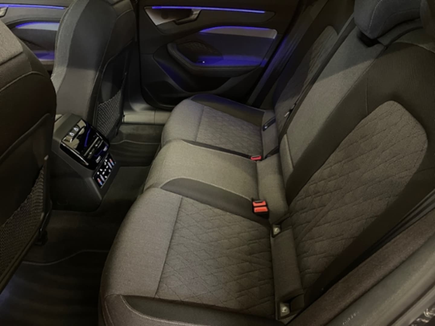 Bild über Audi A6 Avant edition one TDI quattro 150 kW S tronic - für weitere Informationen kontaktieren Sie den Audi Partner