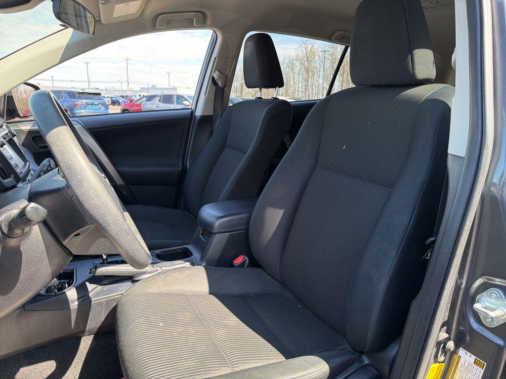 Used 2018 Toyota RAV4 LE with VIN JTMBFREV2JD250365 for sale in Bowmansville, NY