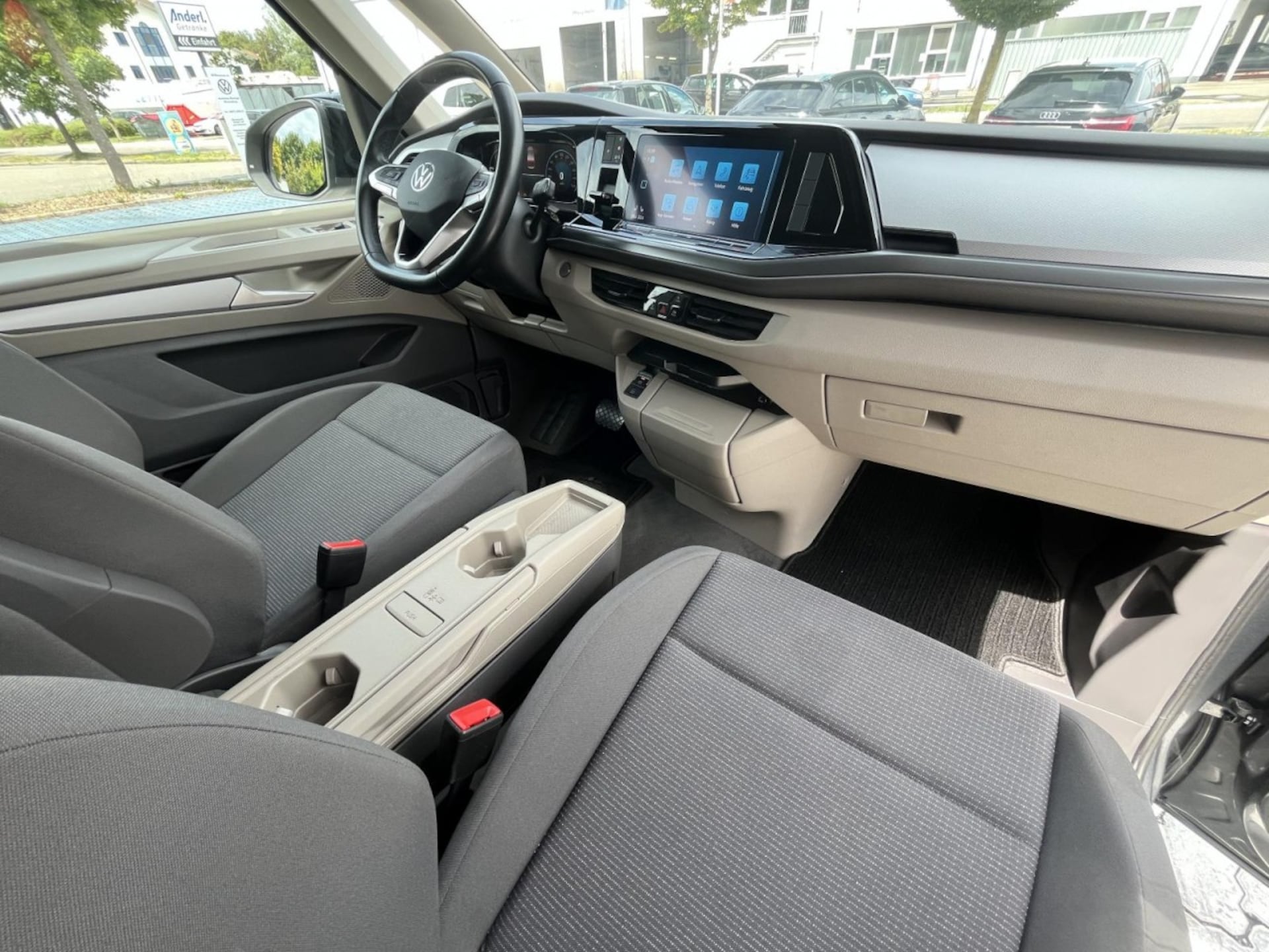 Volkswagen Multivan Basis-Modell