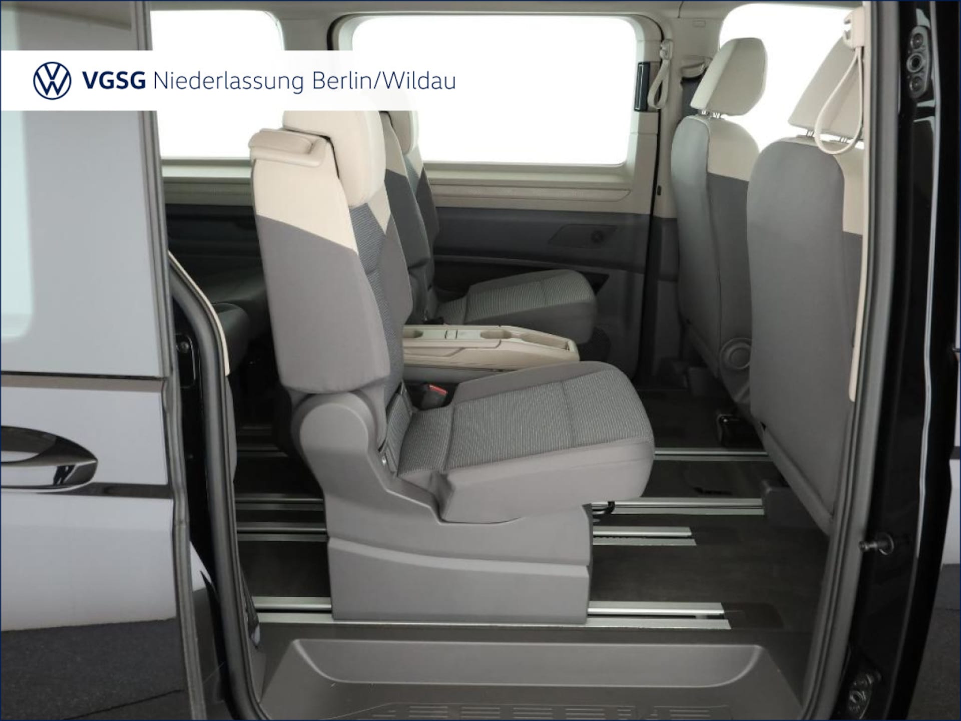 Volkswagen Multivan Langversion Basis-Modell