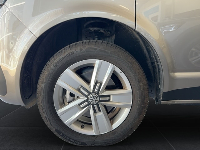 Volkswagen T6.1 Caravelle larger