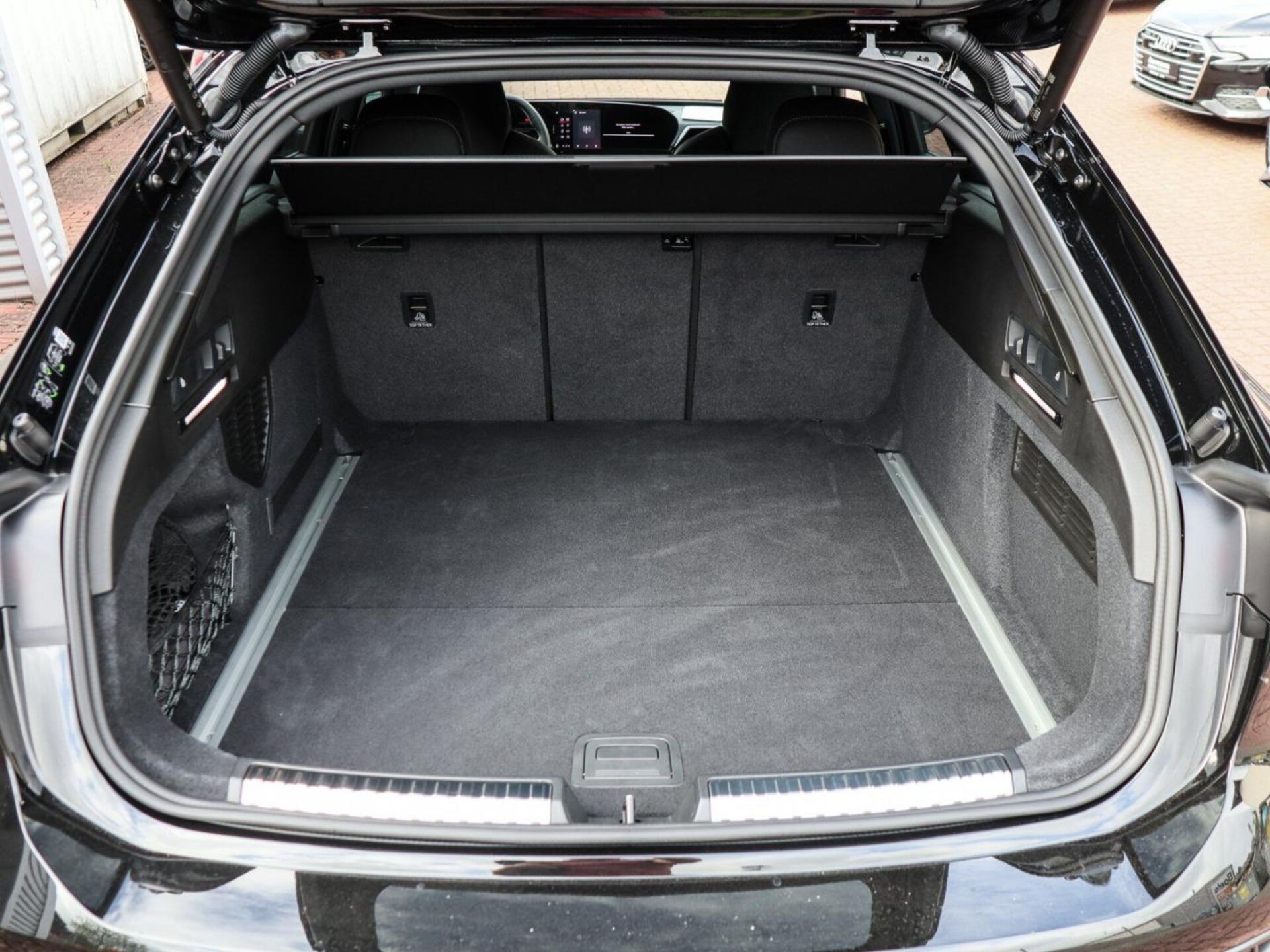 Audi A6 Avant edition one