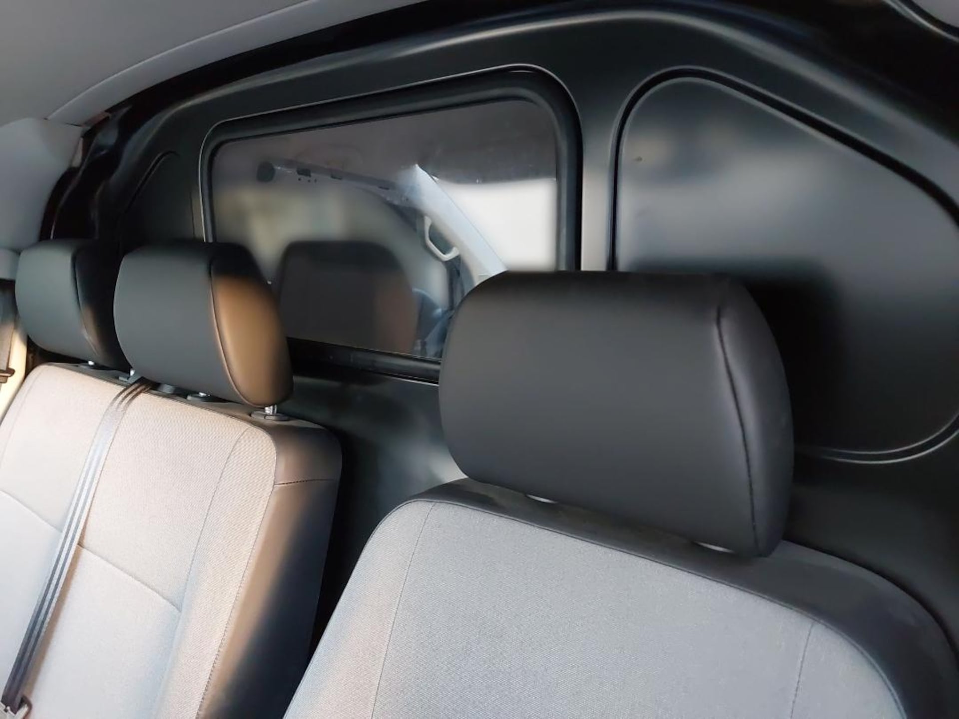 Volkswagen T6.1 Transporter Kasten langer Radstand