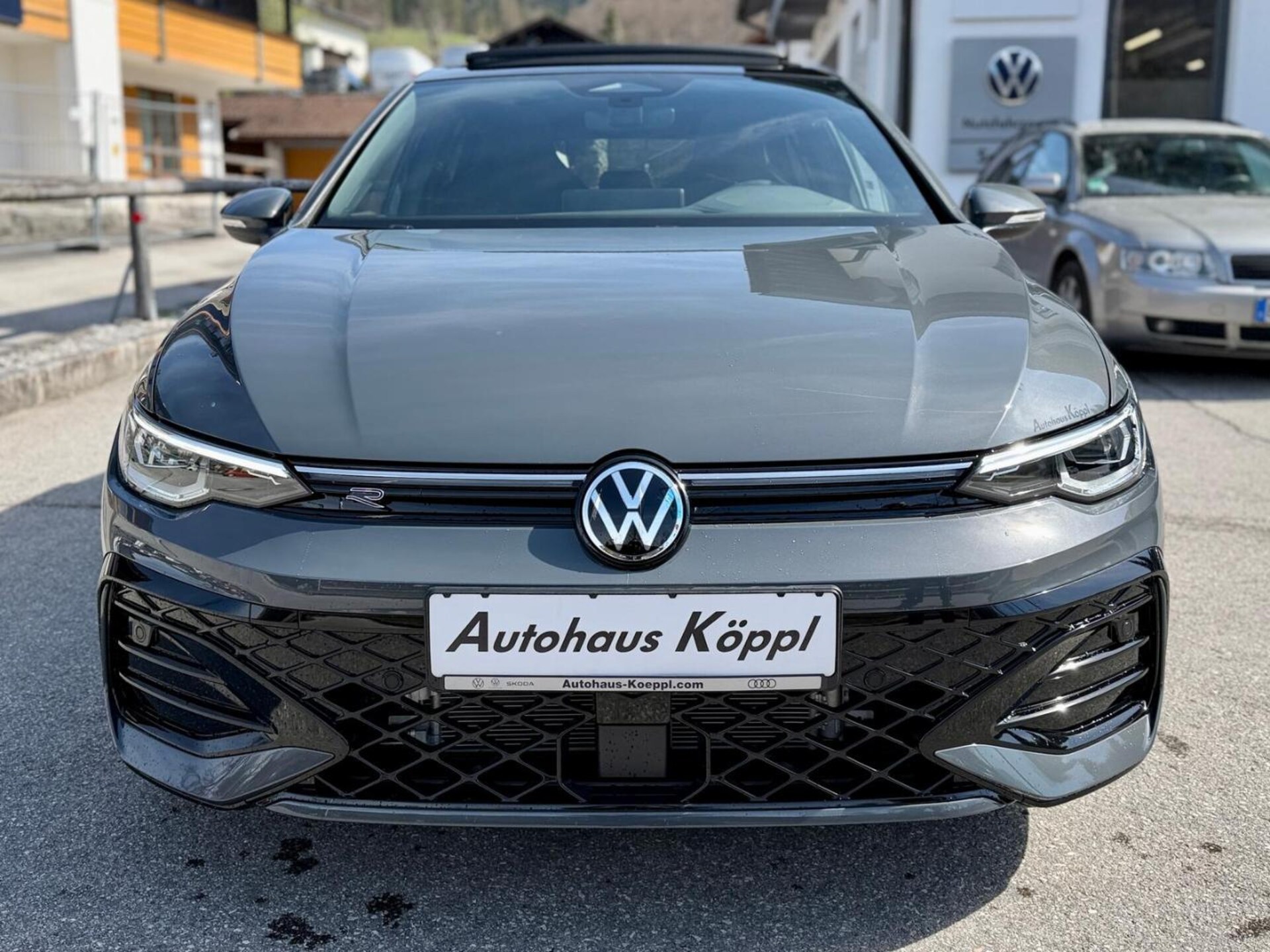 Volkswagen Golf R-Line