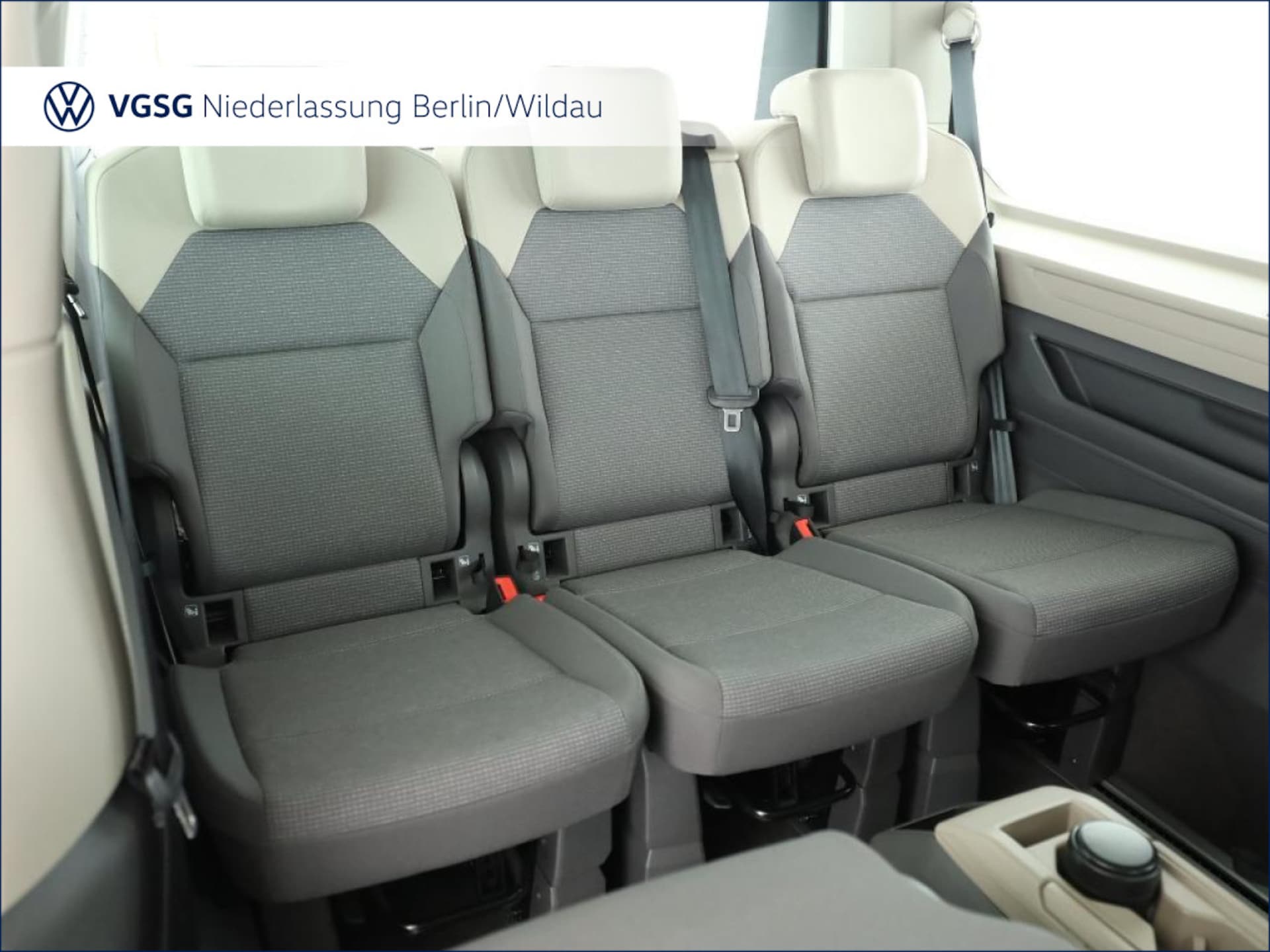 Volkswagen Multivan Langversion Basis-Modell