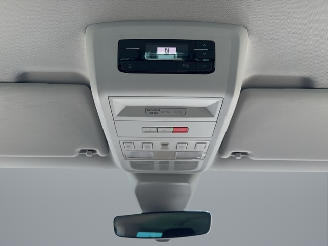 Volkswagen T6.1 Caravelle larger