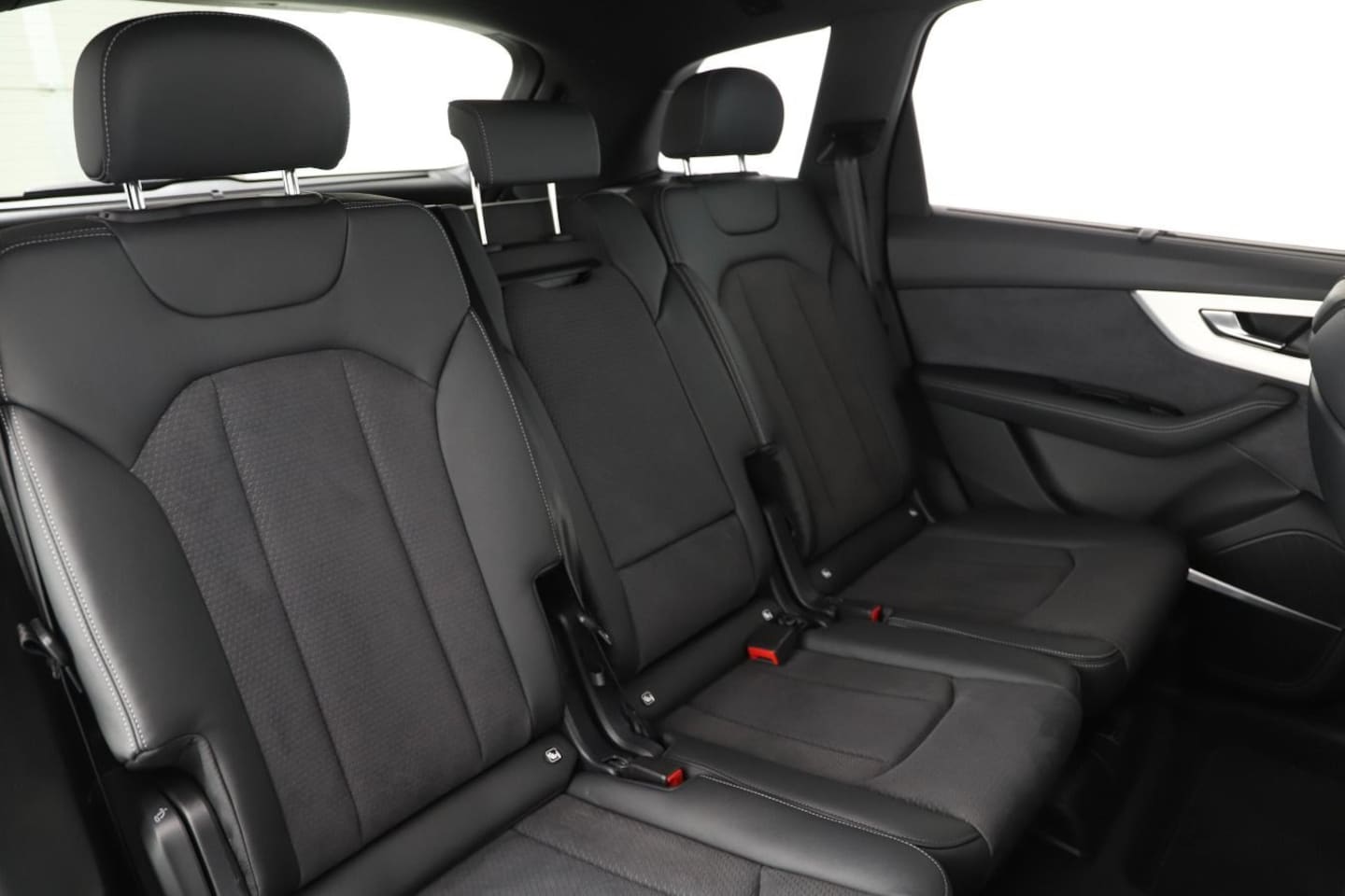 Bild über Audi SQ7 SUV TFSI quattro 373 kW tiptronic - für weitere Informationen kontaktieren Sie den Audi Partner