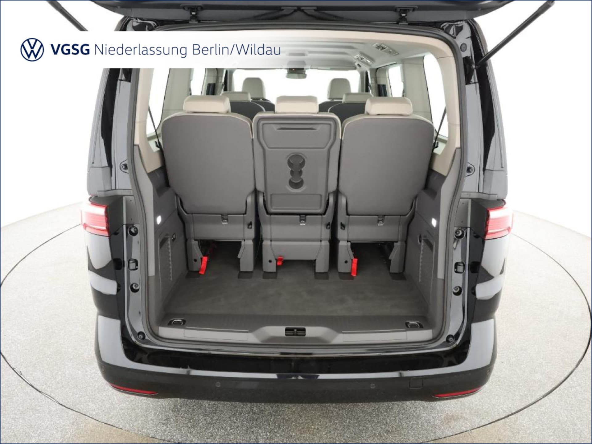Volkswagen Multivan Langversion Basis-Modell