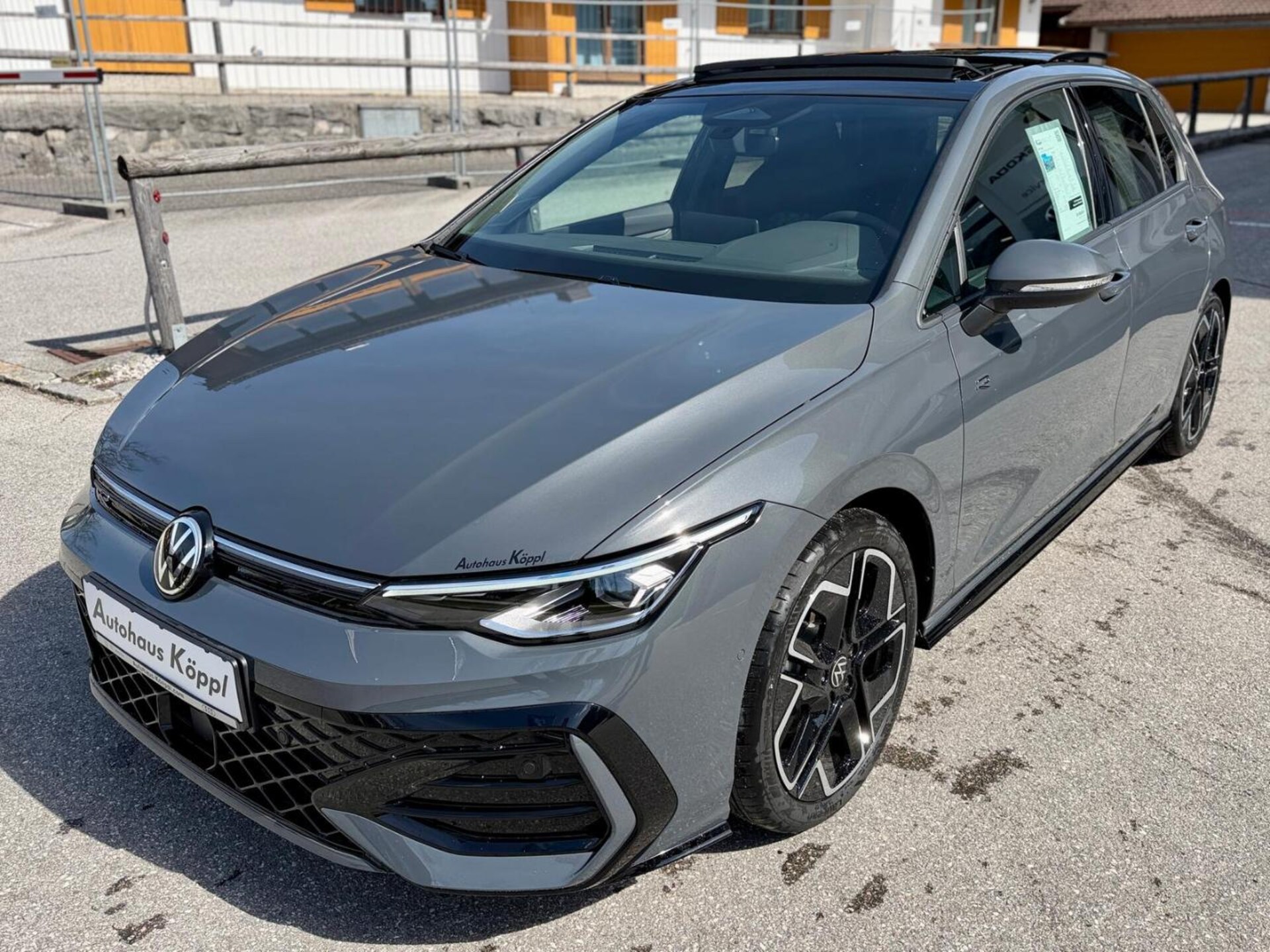 Volkswagen Golf R-Line