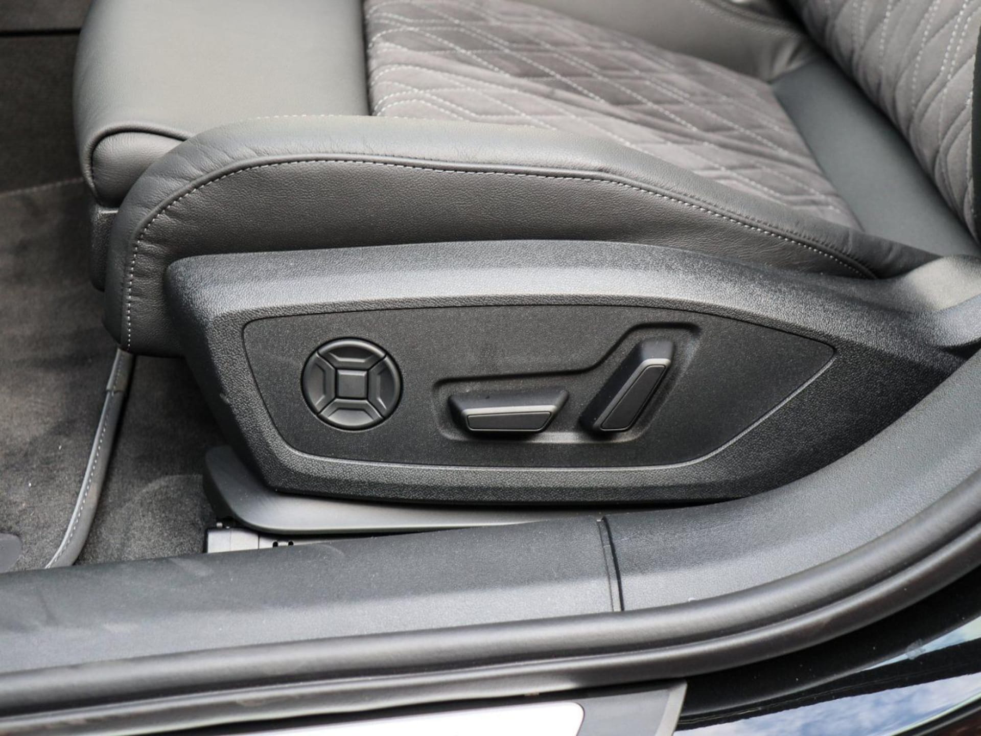 Audi A6 Avant edition one