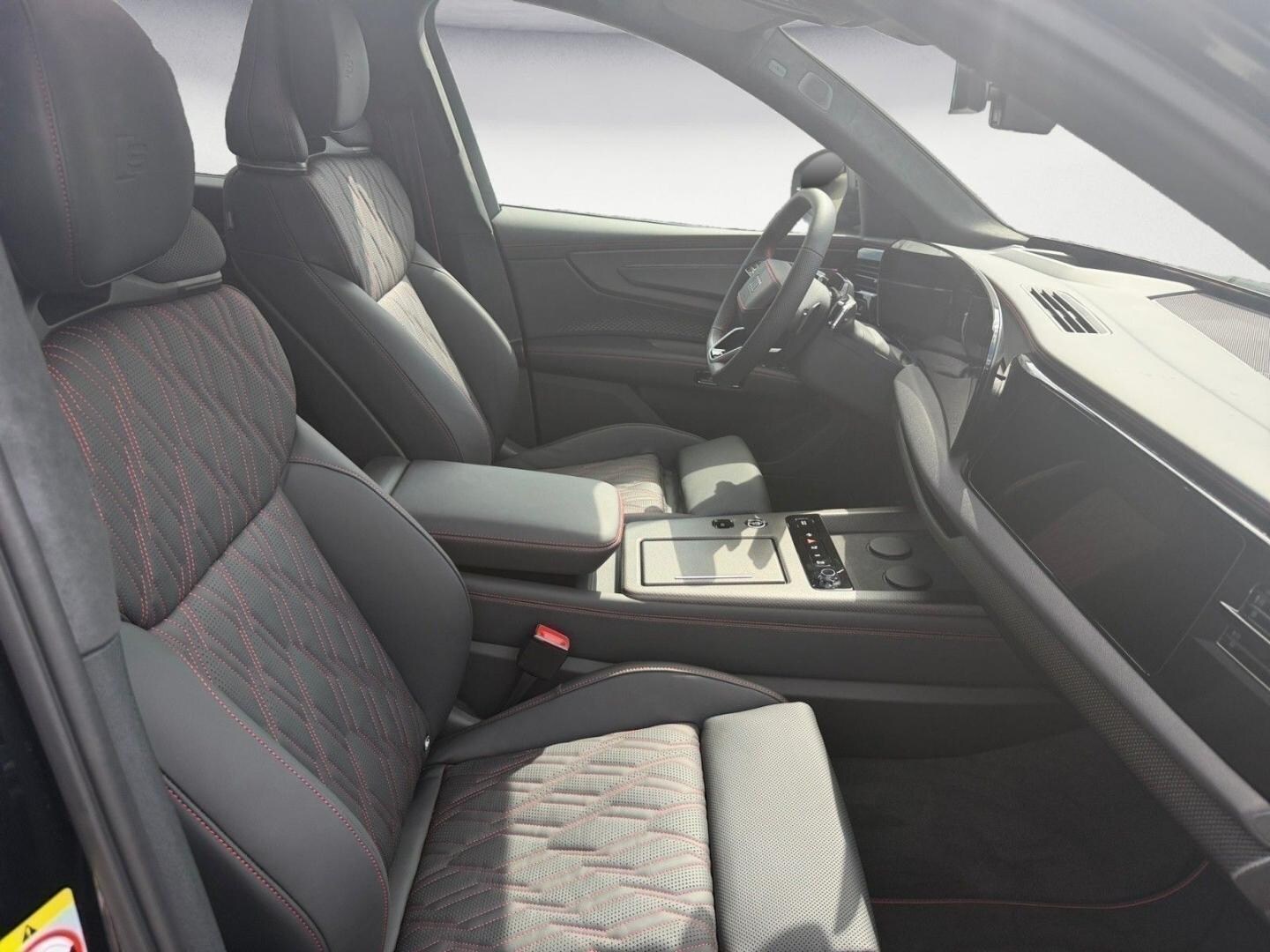 Bild über Audi Q7 SUV TDI quattro 220 kW tiptronic - für weitere Informationen kontaktieren Sie den Audi Partner