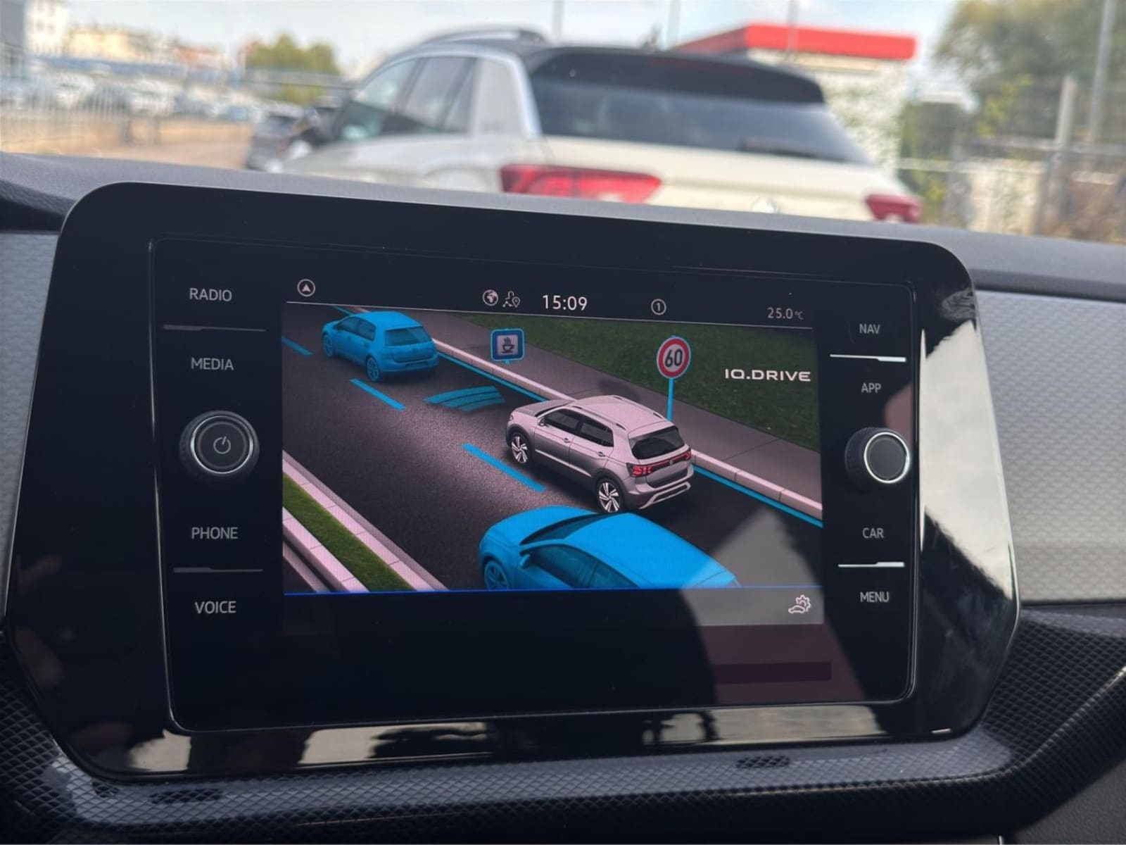 Volkswagen T-Cross – Bild 21