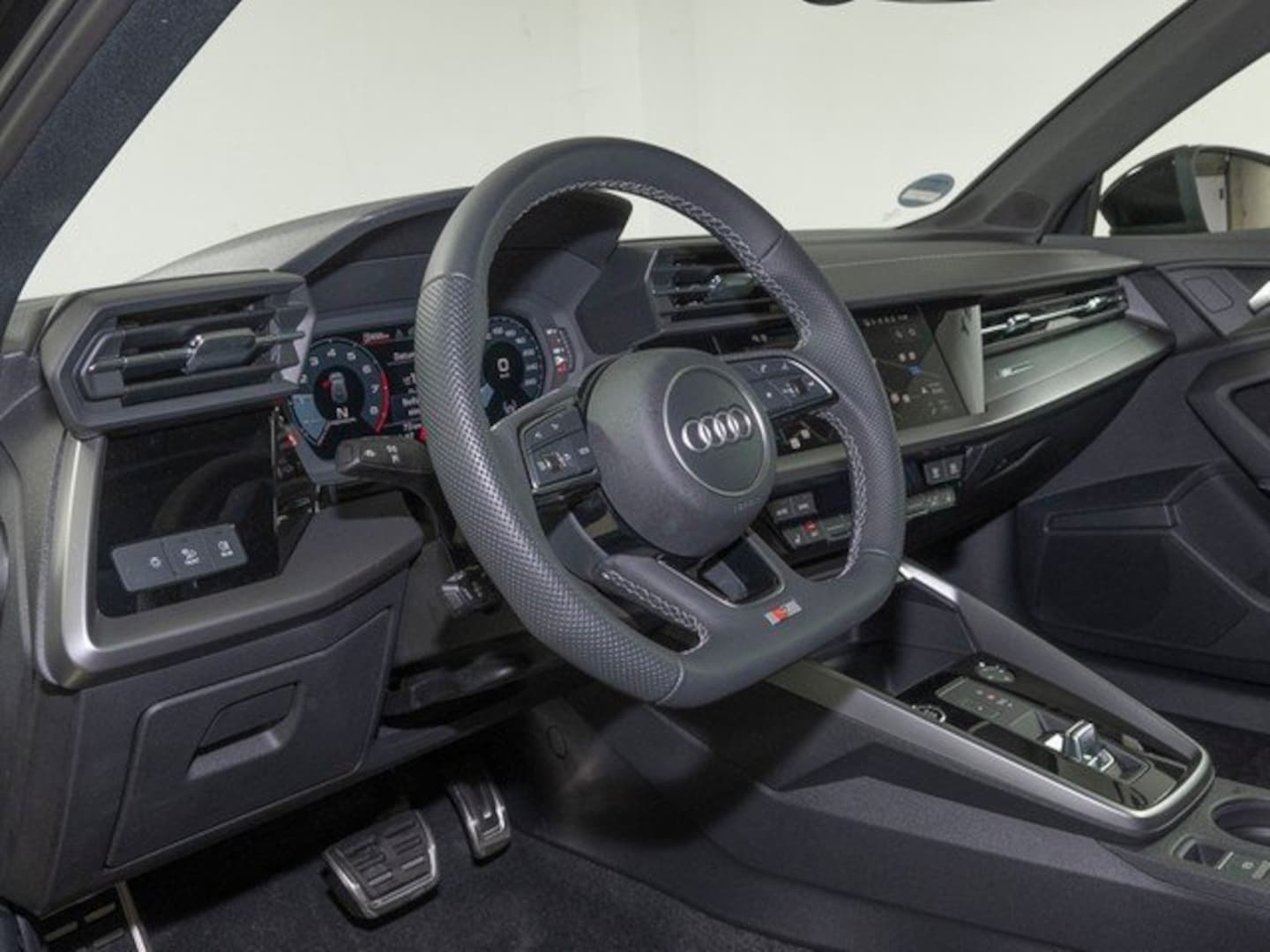 Bild über Audi A3 Sportback S line 35 TFSI S tronic - für weitere Informationen kontaktieren Sie den Audi Partner