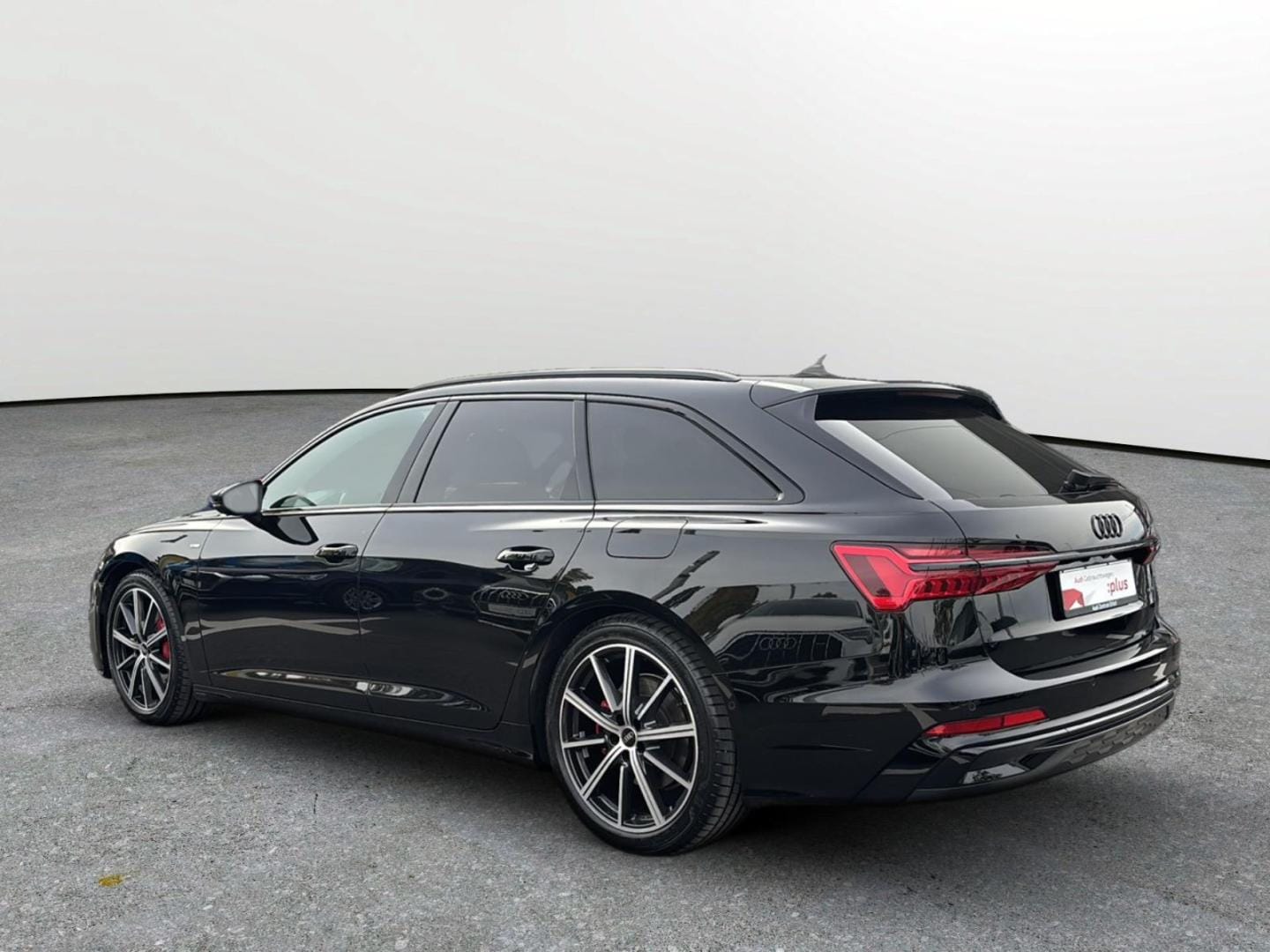 Bild über Audi A6 Avant TFSI e S line 55 TFSI e quattro S tronic - für weitere Informationen kontaktieren Sie den Audi Partner