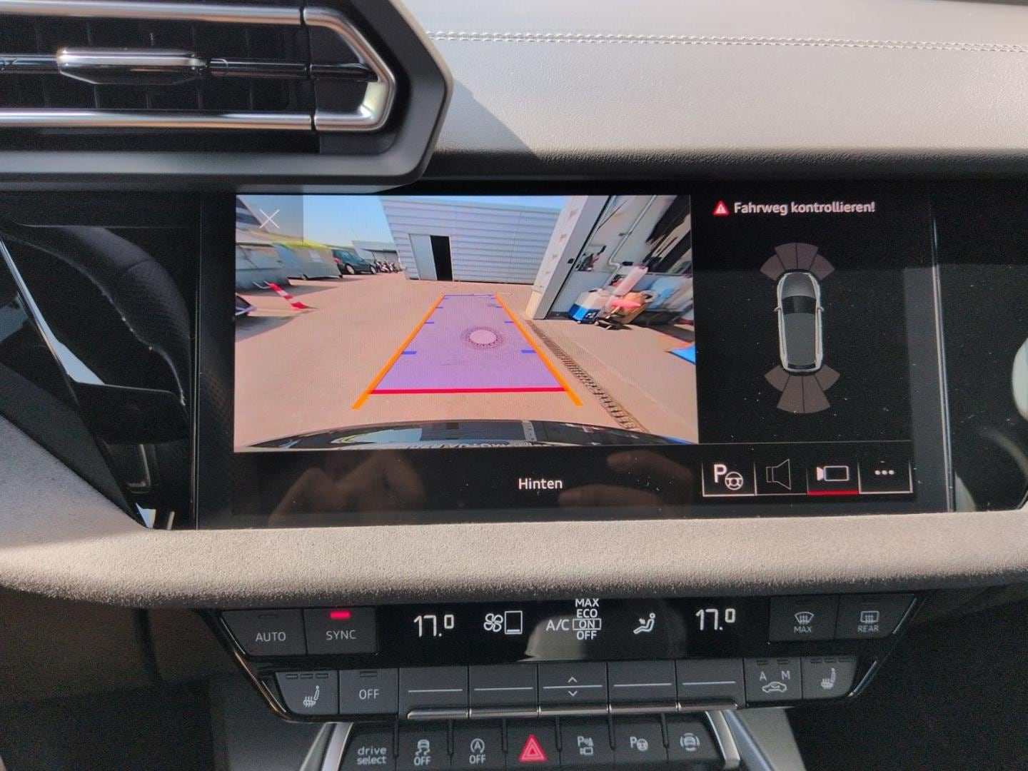 Bild über Audi S3 Sportback TFSI quattro S tronic - für weitere Informationen kontaktieren Sie den Audi Partner