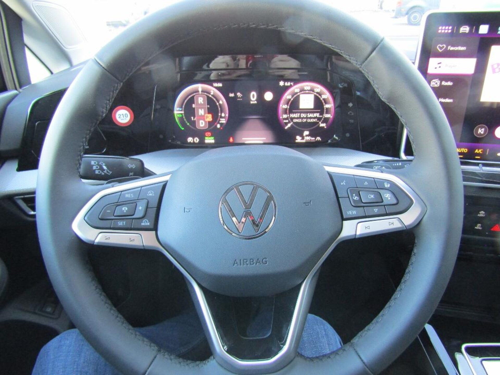 Volkswagen Golf Style