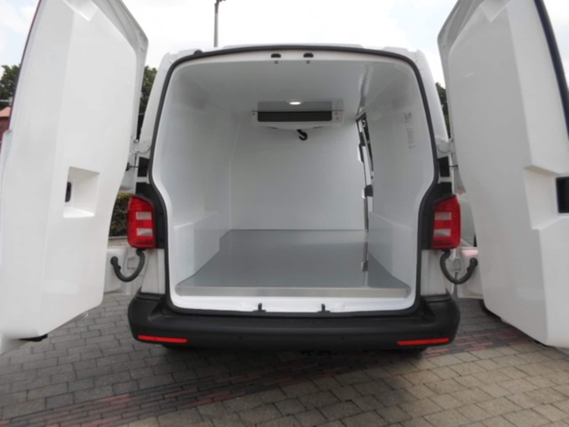 Volkswagen T6.1 Transporter Kasten langer Radstand
