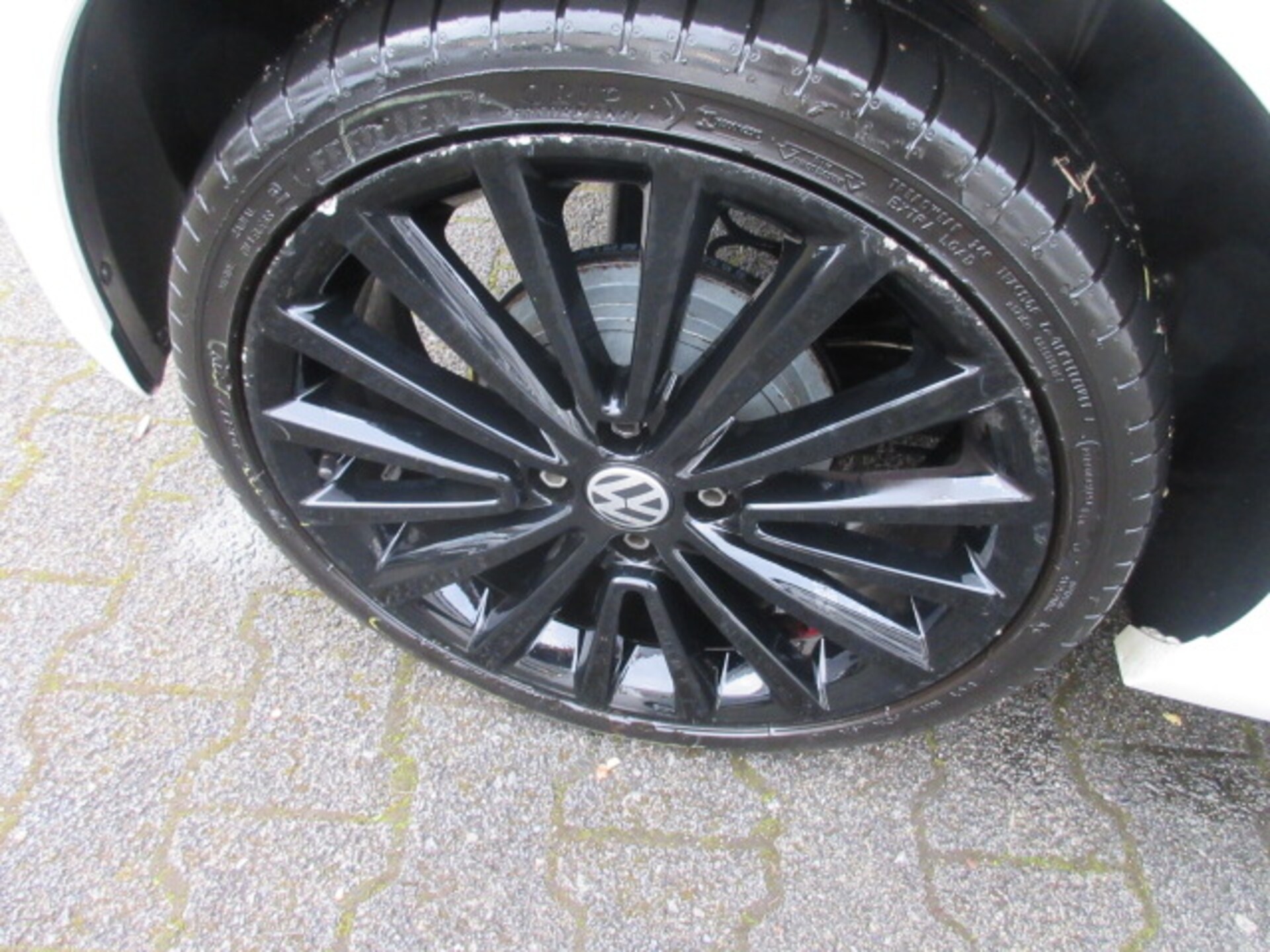 Volkswagen up! R-Line