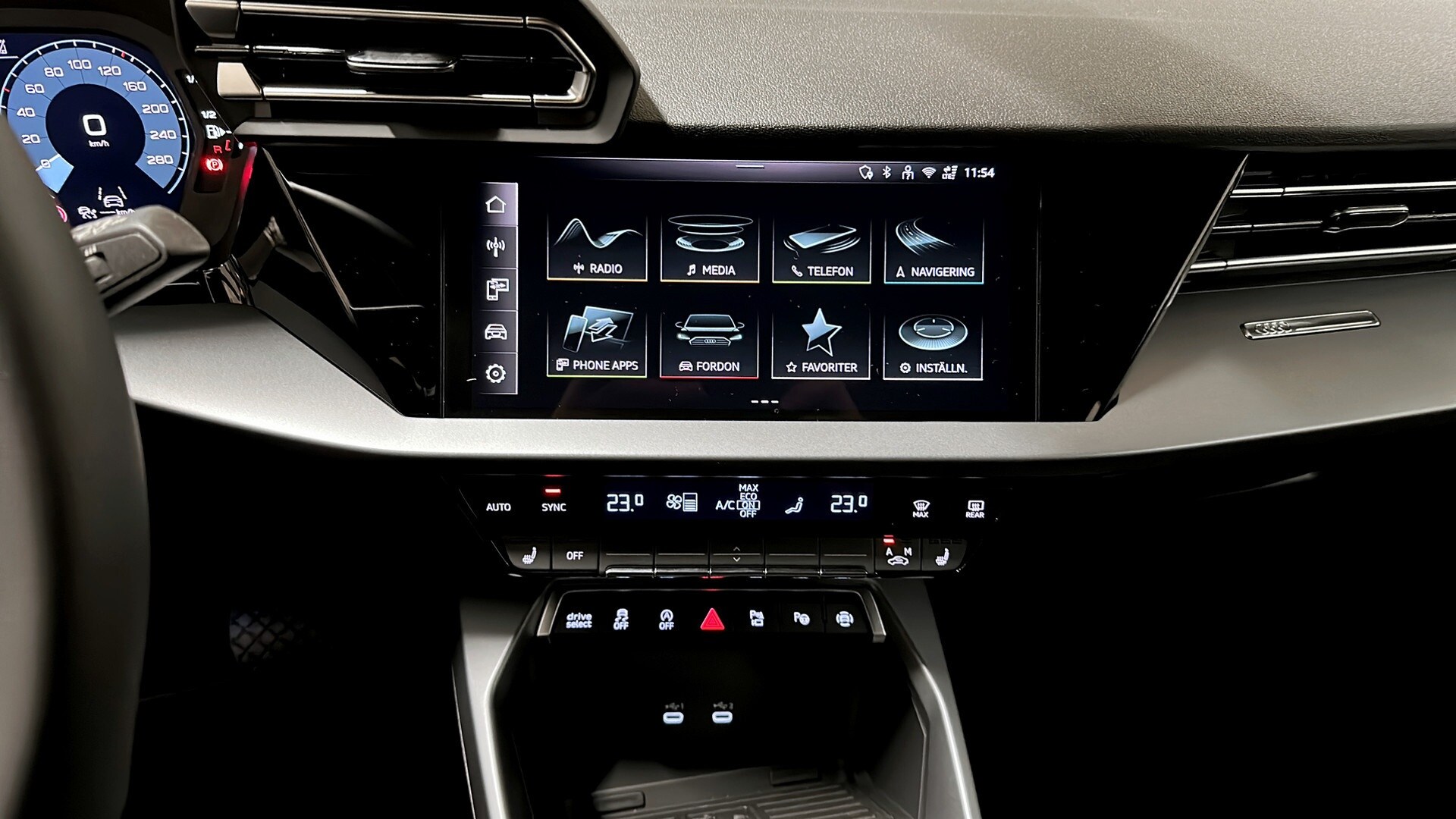 Bild som visar&nbsp;Audi A3 Sportback&nbsp;A3 Sportback TFSI S line 110 kW S tronic - för mer information kontakta din Audi Partner