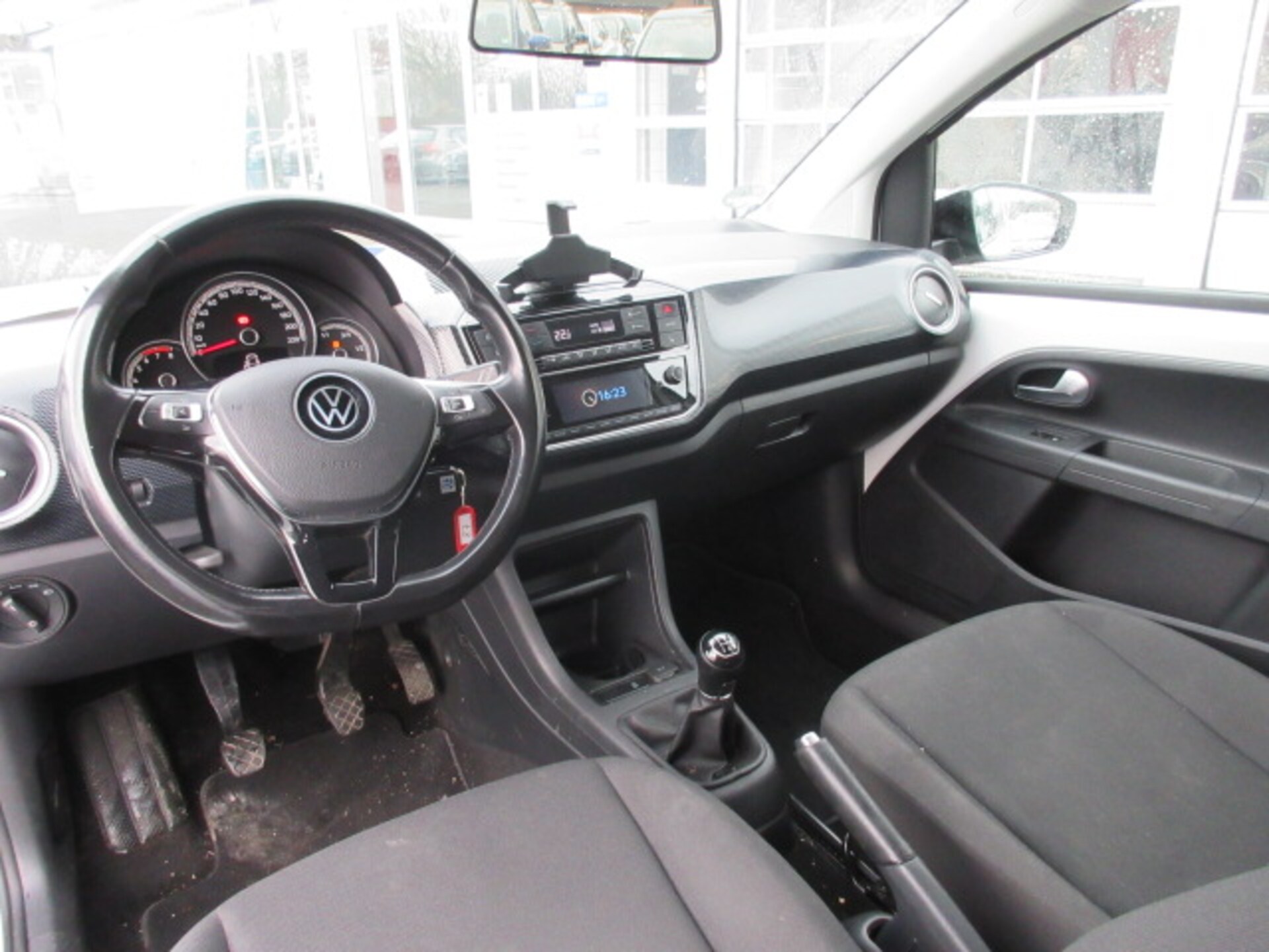 Volkswagen up! R-Line