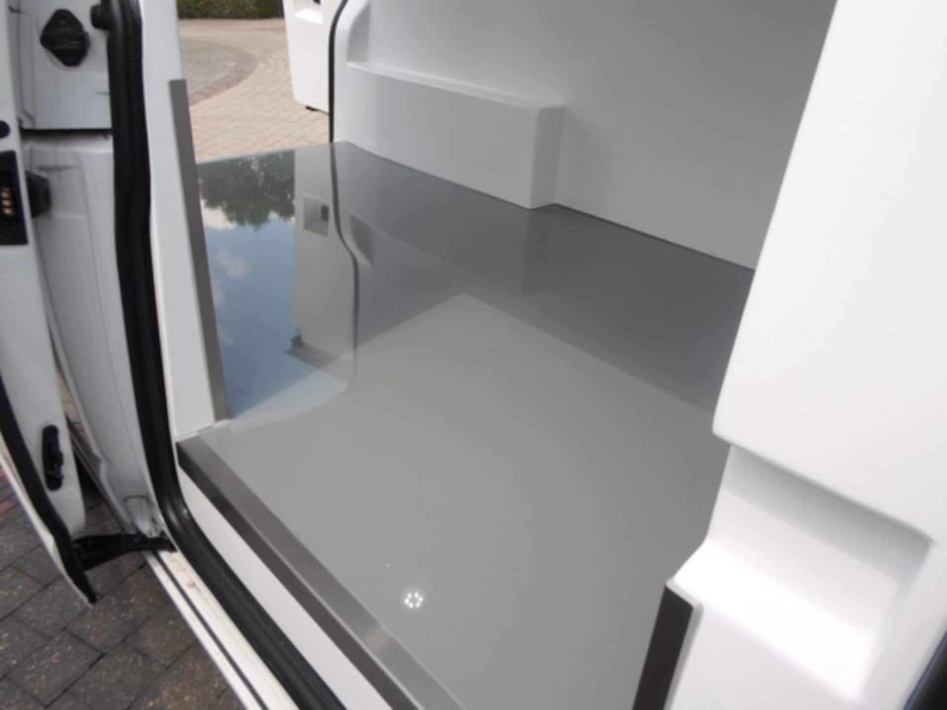 Volkswagen T6.1 Transporter Kasten langer Radstand