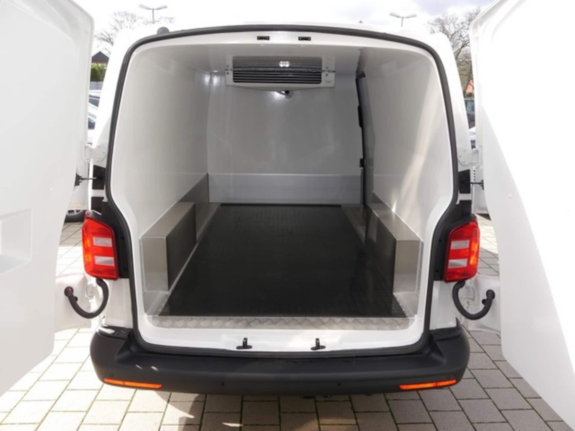 Volkswagen T6.1 Transporter Kasten langer Radstand