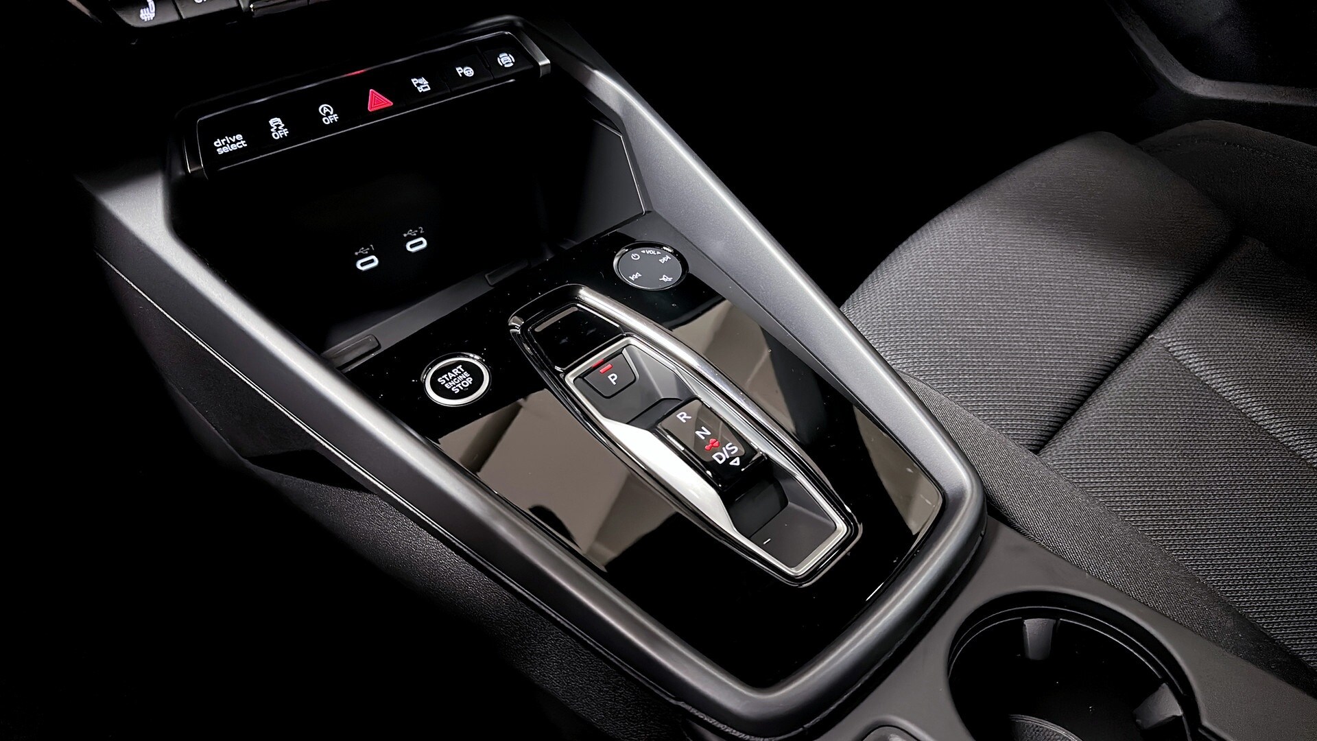 Bild som visar&nbsp;Audi A3 Sportback&nbsp;A3 Sportback TFSI S line 110 kW S tronic - för mer information kontakta din Audi Partner