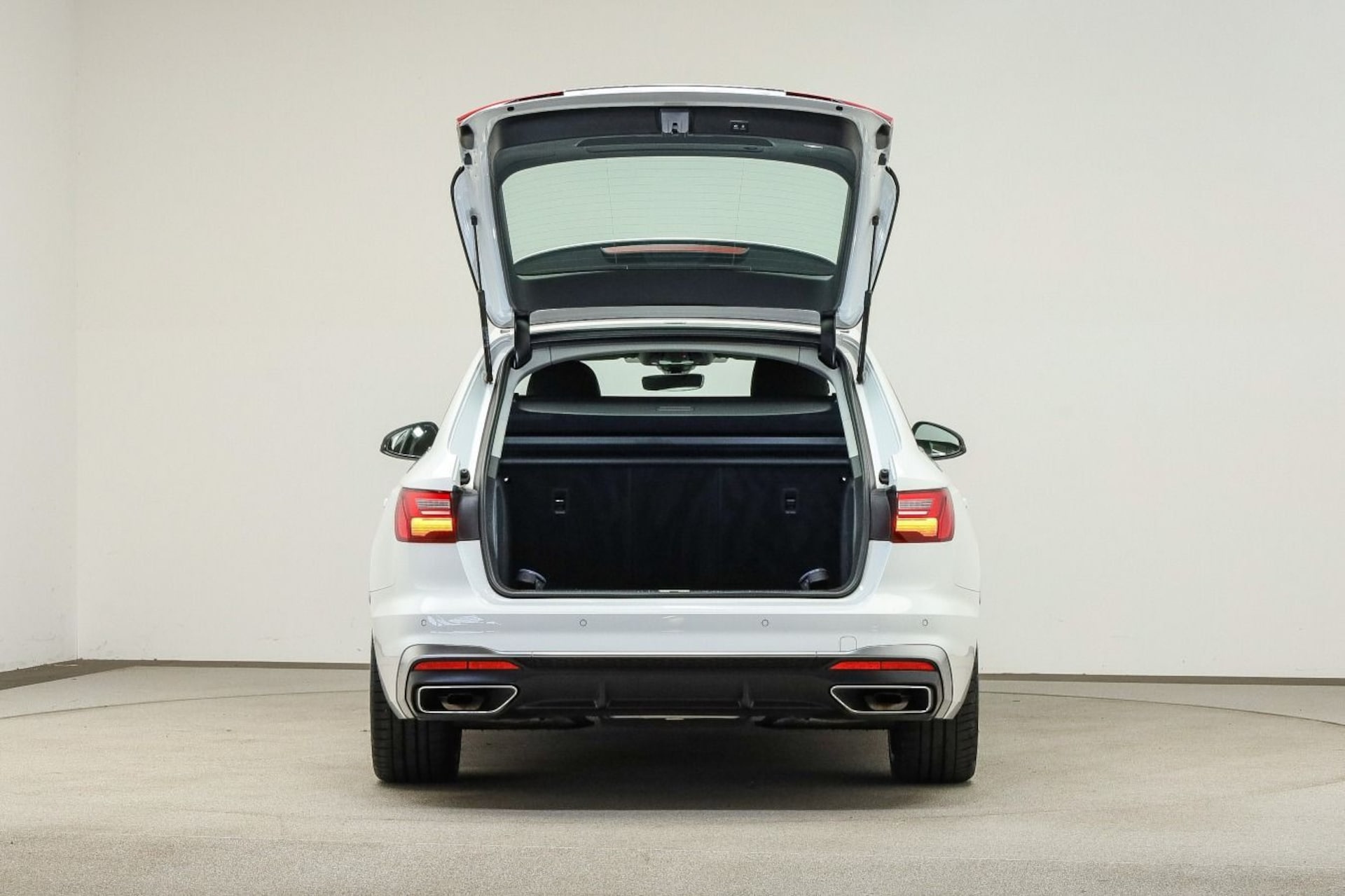 Audi A4 Avant S line